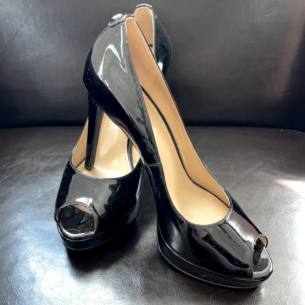 Michael Kors size 7 black heals